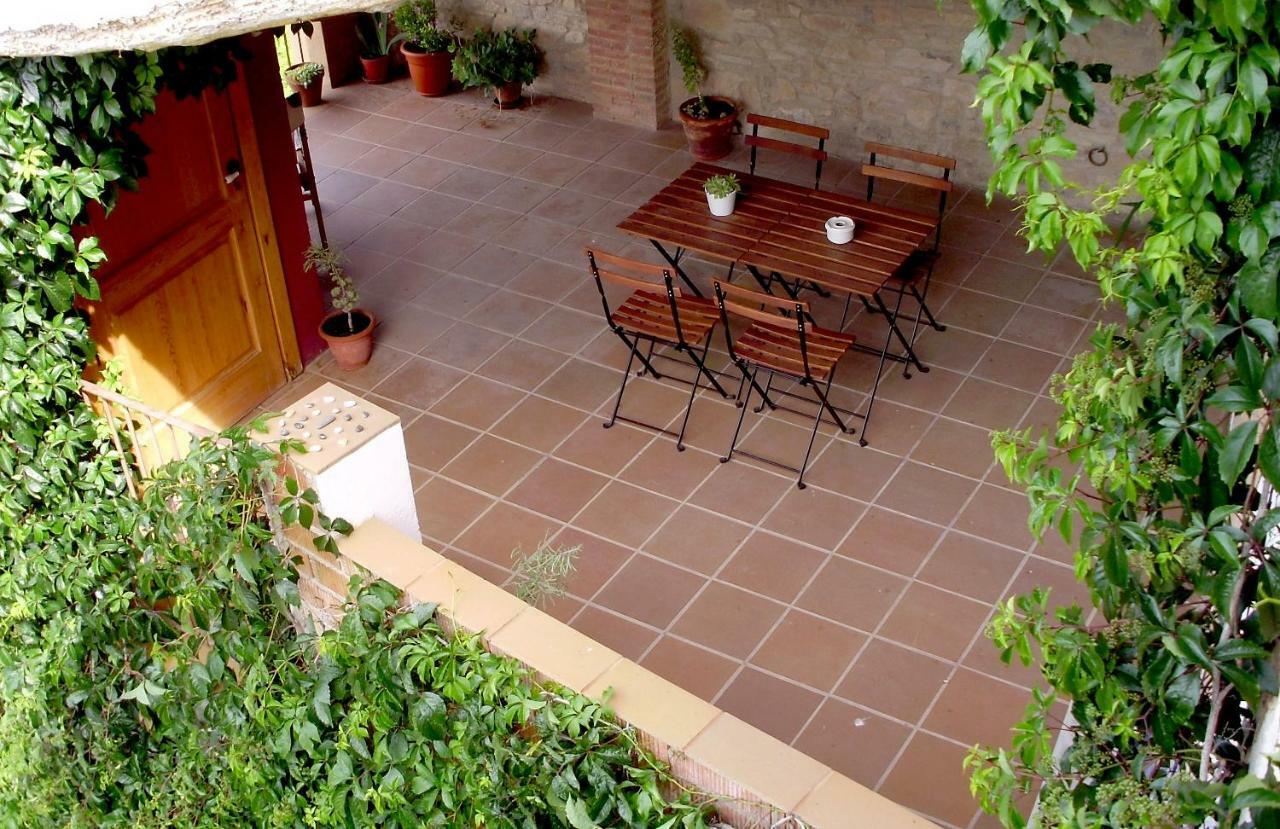 בית הארחה Vallvert de Queralt 	Casa Miret מראה חיצוני תמונה
