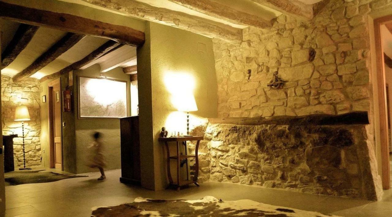 בית הארחה Vallvert de Queralt 	Casa Miret מראה חיצוני תמונה
